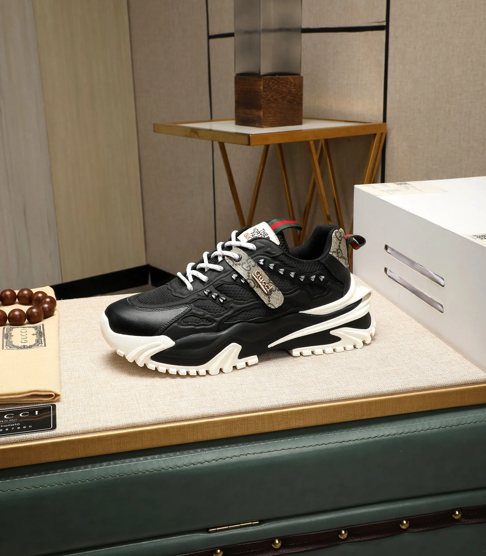 Men's men's shoes💰520 GUCCI🔍🔍2024 latest model Available at the same time at the counter, original calfskin imported from Italy, mesh lining, exquisite workmanship (high-end, extravagance, and class), soles: original soles specially provided by the original factory, ⚠Exclusive double-layer movable molded soles are super comfortable⚠, real photos🎬The real ones are better🔍🔍"High quality·Follow the order" code number 38-44